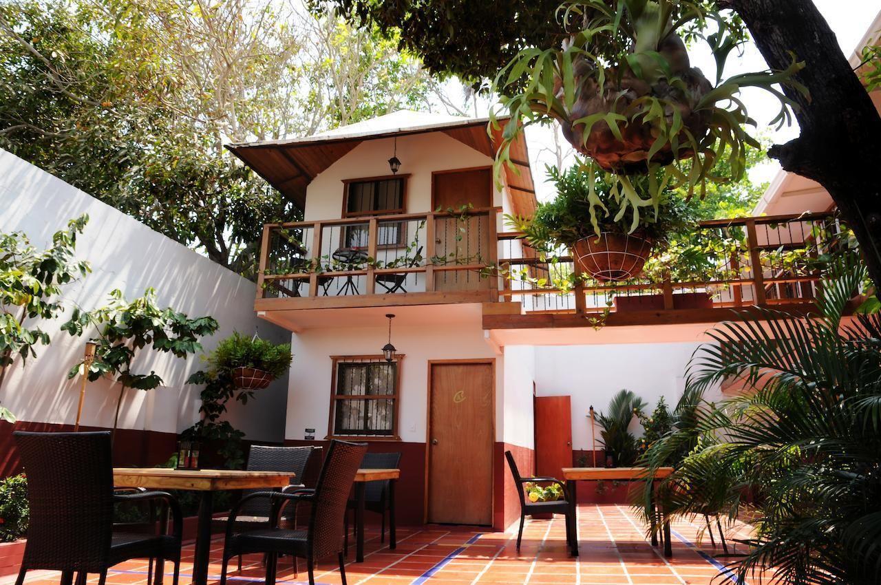 Hotel Ayenda Casa Cano 1805 3*