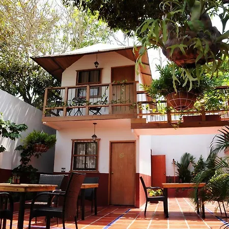 Hotel Ayenda Casa Cano 1805 3*